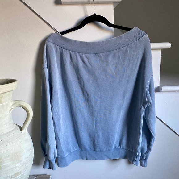 H&M Off The Shoulder Distressed Sweater - Picture 2 of 3